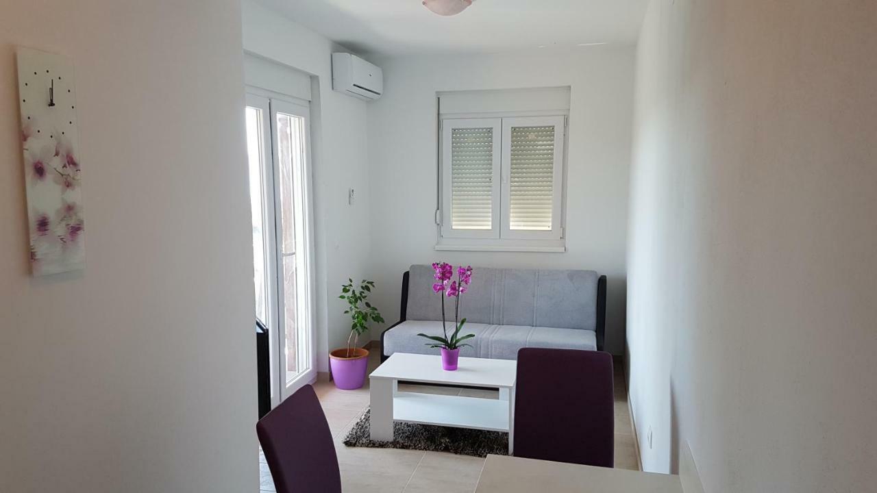 Apartments Borna Sukošan Exterior foto